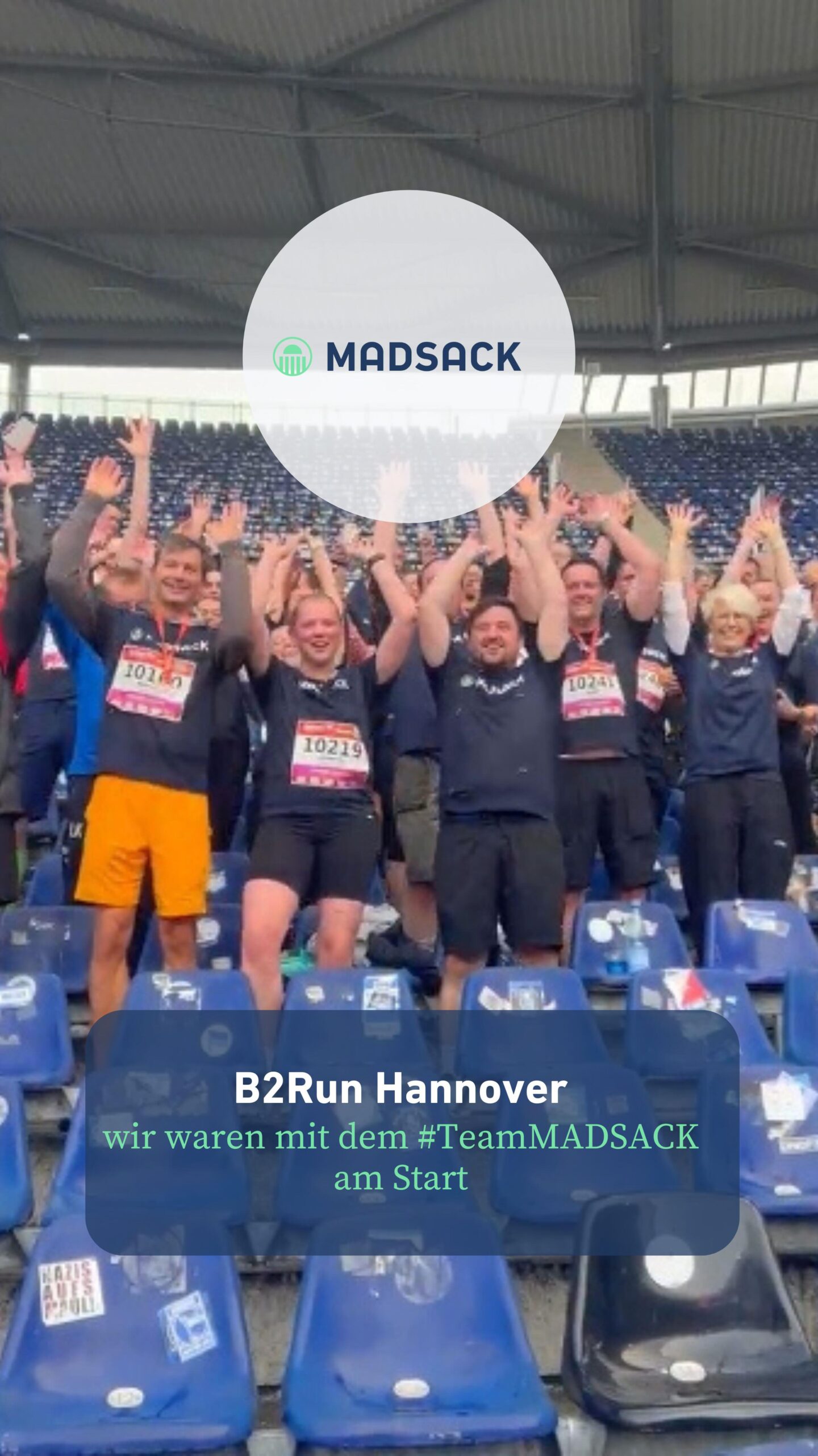 Auch in diesem Jahr war der B2Run in Hannover ein echtes Highlight – und wir mittendrin! 🏃‍♀️🏃‍♂️
Rund 70 motivierte Kolleginnen und Kollegen gingen für #TeamMADSACK an den Start. Trotz Regen und grauem Himmel ließen wir uns die Stimmung nicht verderben – im Gegenteil:
Wir haben gezeigt, was uns ausmacht – Gemeinsamer Spirit, echte Verbundenheit und individuelle Stärke.