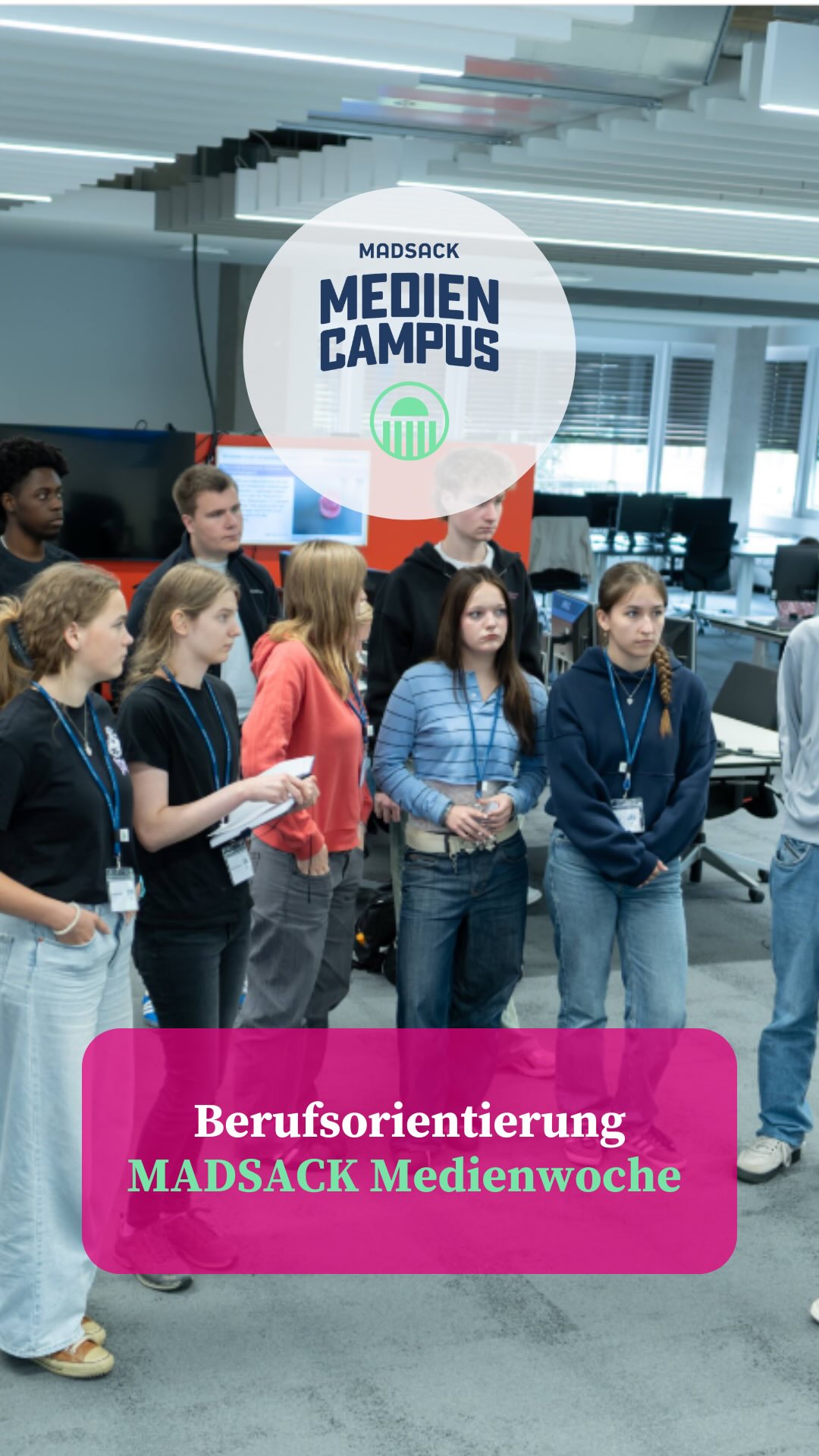 📸 Das war unsere MADSACK Medienwoche 2025: 
Eine Woche lang haben Schülerinnen und Schüler exklusive Einblicke in den journalistischen Alltag erhalten – bei @haz.de, @neuepresse und @rnd.de. 📰🖋️
Die Teilnehmenden durften Interviews führen, Redaktionsluft schnuppern und hautnah erleben, wie moderne Medien gemacht werden – mit Workshops, Studio-Besuchen und Gesprächen mit Profis. 💬🎙️