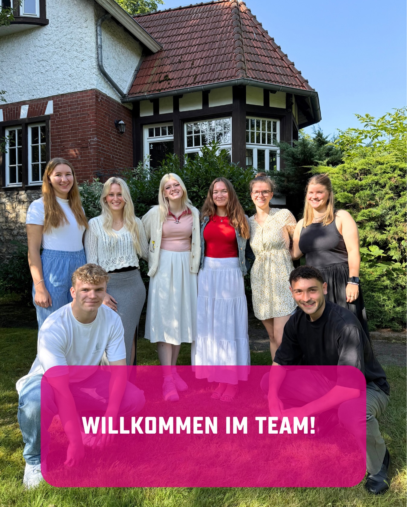 Willkommen im Social Media Team!📣
Wir starten ins neue Ausbildungsjahr mit vielen frischen Gesichtern in unserem Social Media Team. Gemeinsam bringen sie frische Ideen, kreative Energie und jede Menge Motivation mit. In den kommenden Monaten werden sie spannende Inhalte entwickeln, neue Formate ausprobieren und mit kreativen Projekten begeistern. 🚀
Auf eine erfolgreiche gemeinsame Zeit – willkommen an Bord! ✨
#Ausbildung #azubiprojekt #madsack #madsackkarriere