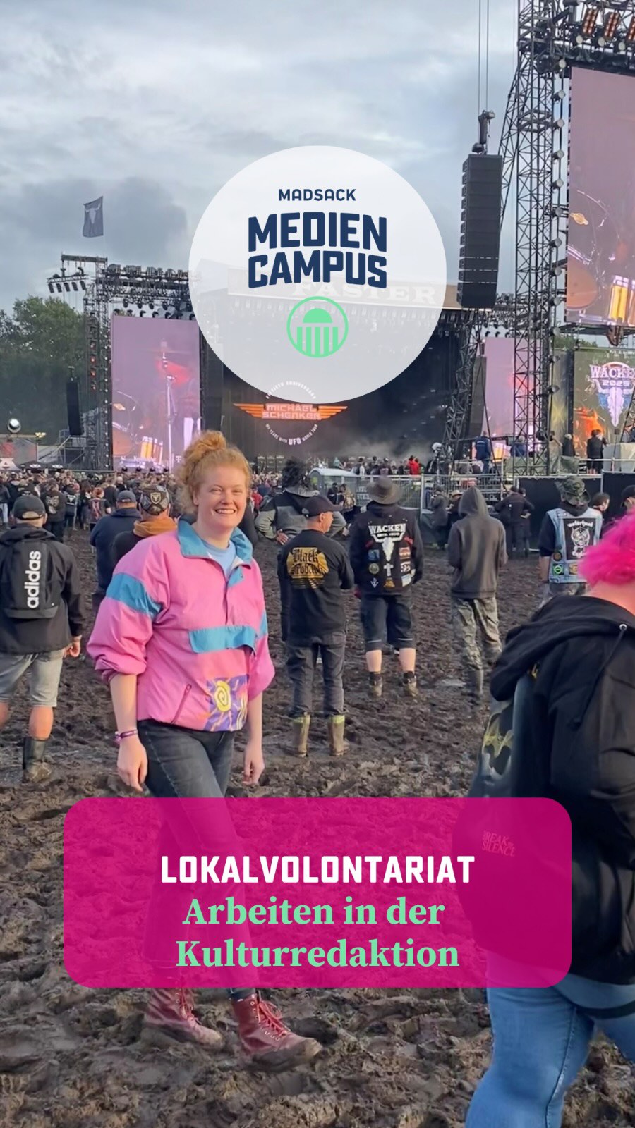 Im Volontariat durchläuft man unterschiedlichste Stationen. Für mich war der zweite Sommer als Volo ein Kultursommer, denn ich habe in unserer Kulturredaktion mitgearbeitet. Neben Texten über eine Autorin, eine Pole-Dancerin, die in der Kirche aufgetreten ist und eine 65-Jährige DJane, habe ich auch Konzertkritiken geschrieben. Das macht natürlich riesigen Spaß, bedeutet aber auch, dass man mit seinen Arbeitszeiten flexibel sein muss und vielleicht auch mal erst mitten in der Nacht zuhause ist. 🌘🦉🎶
Auch du möchtest wie Rieke ganz nah dran sein an den Geschehnissen in deiner Region und darüber berichten? Alle Infos rund ums Volo und Praktika findest du auf unserer Website - Link in der Bio. 👀
#volo #volontariat #journalimus #lokajournalismus #karrierebeimadsack