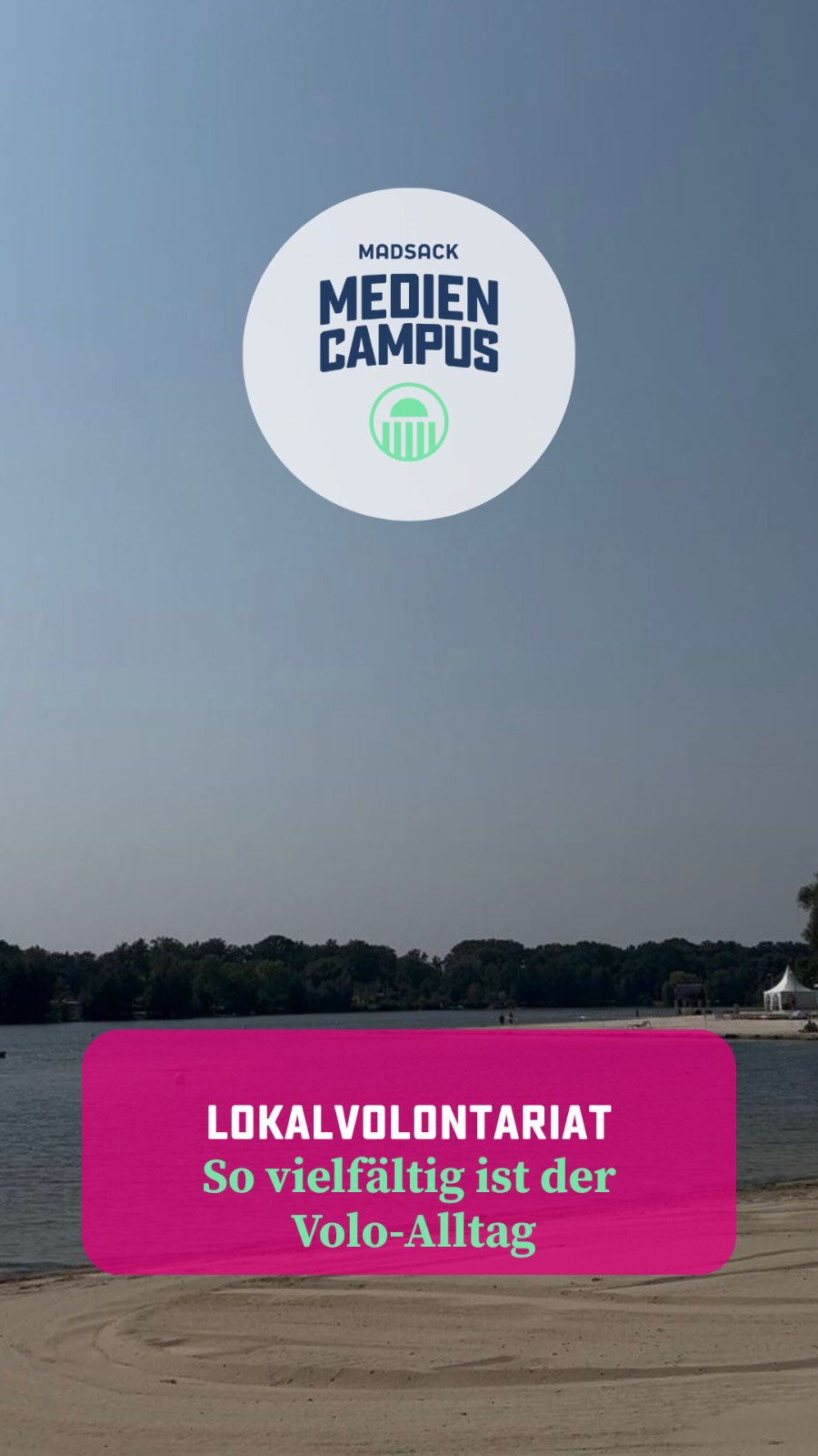 Volontariat heißt Vielfalt: Ob Stadion ⚽️, Seriendreh 🎬 oder Golfplatz ⛳️ – jeder Tag bringt neue Geschichten. Hinzu kommen im Büro Telefonate, Recherche und das Schreiben von Artikeln. Genau diese Mischung macht das Volo so spannend und abwechslungsreich, sagt Chiara, unsere Volontärin bei der Wolfsburger Allgemeinen Zeitung.
Auch dich begeistert der Lokaljournalismus? Nächstes Jahr suchen wir wieder neue Volos! 👀 Wann die Bewerbungsfrist startet, erfährst du als erstes hier. 🚀
#volo #journalismus #volontariat #madsack
